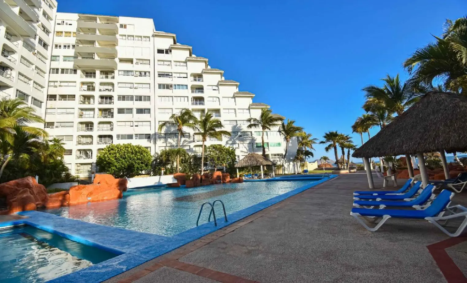 CONDO FOR SALE IN QUINTAS DEL MAR 1