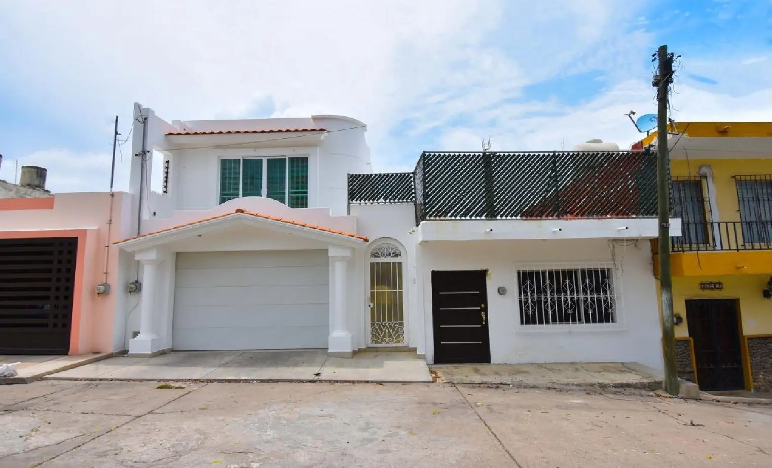 House in the center of Mazatlan with partial sea view